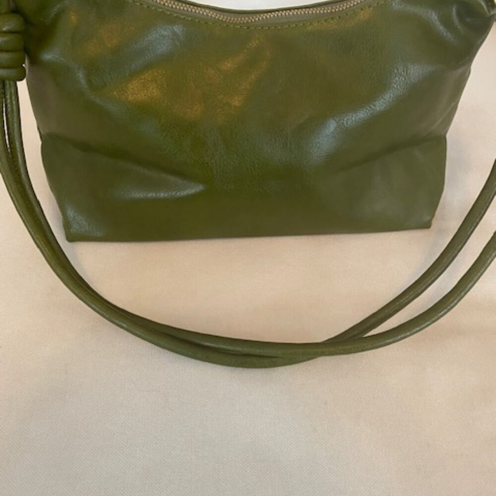 NO NAME FAUX LEATHER GREEN BAG. NWOT.